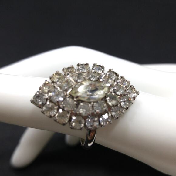 Vintage Clear Rhinestone Adjustable Ring, Size 7, Rhodium Plated, 1950s - Picture 2 of 10